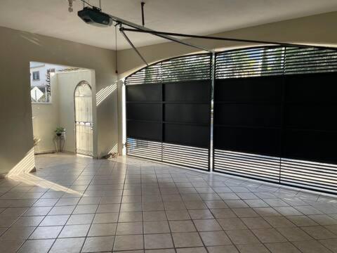 La Casa Rosa Monterrey Villa Exterior photo