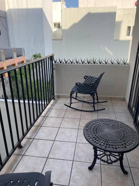 La Casa Rosa Monterrey Villa Exterior photo